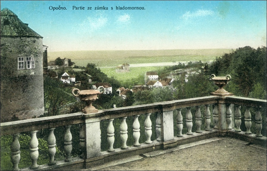 Opo�no �vamberk from castle terrace 1916-2007