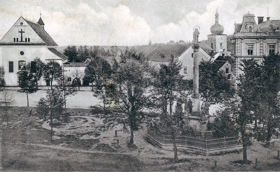 Opo�no, Kupkovo n�m�st� 1924-2007