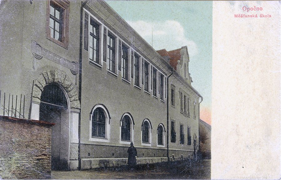 Opo�no, m욝ansk� �kola 1944-2007
