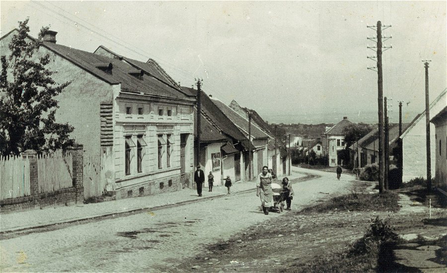 Opo�no, Dobru�sk� ulice 1930-2007