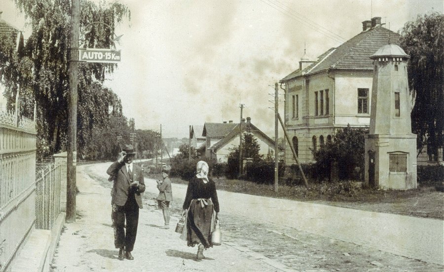Opo�no, Dobru�sk� ulice 1930-2007